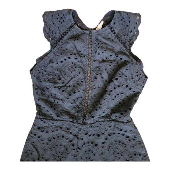 🤑 3 for $20 - TEA & CUP Black Sleeveless Eyelet Shorts Romper Size S - Picture 2 of 7